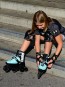 Rollerblade Microblade 3WD Beispielfoto, beim Schnüren der Inline Skates