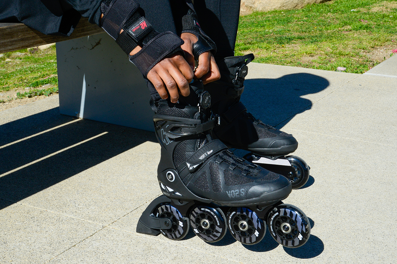 K2 Vo2 S 90 Boa Skates beim Schnüren